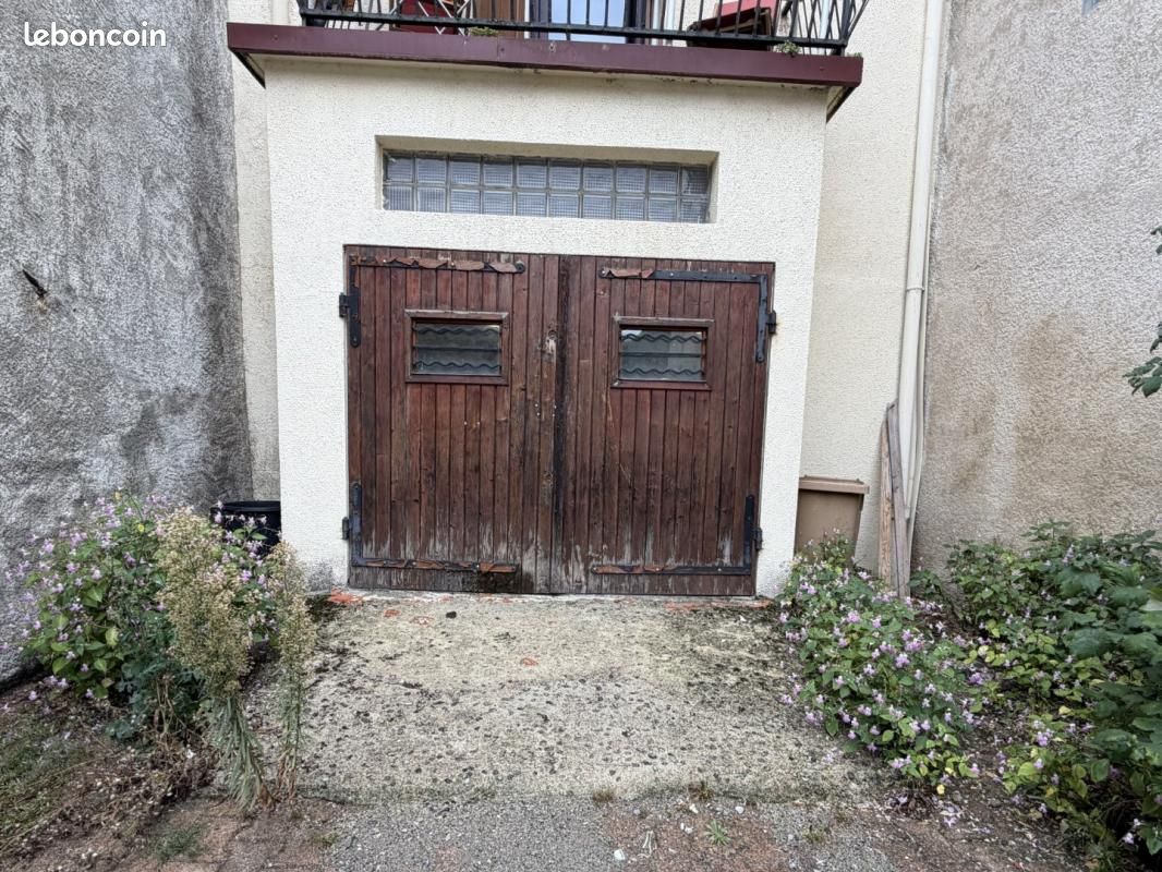 Garage/box La Mure · 170 €/mois