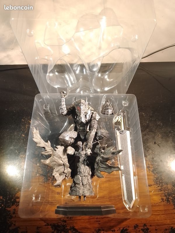 Figurine statue berserk (image 4)