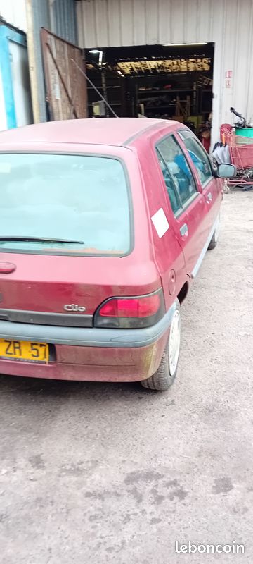 Clio 1 (image 2)