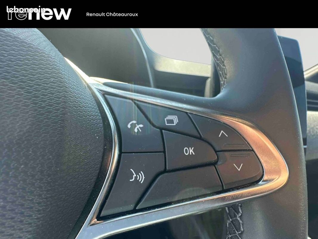 RENAULT Clio E-Tech full hybrid 145 ch GSR2 Techno (image 18)