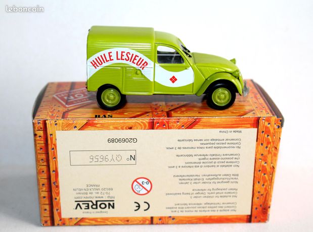 1/43 NOREV CITROEN 2CV AZU 1956 Knorr TBE + boite vitrine neuve ajoutée
