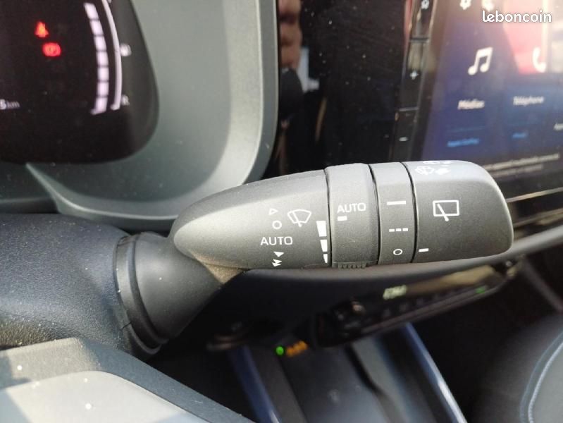 Toyota Aygo X 116h Graphic (image 23)