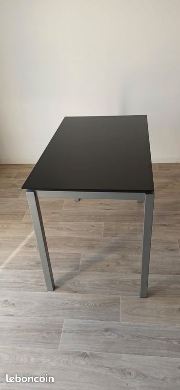 Table en verre noire (image 2)