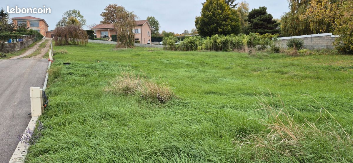 Terrain 759 m² · à Saint-Prim · 759 m² · 169 000 €