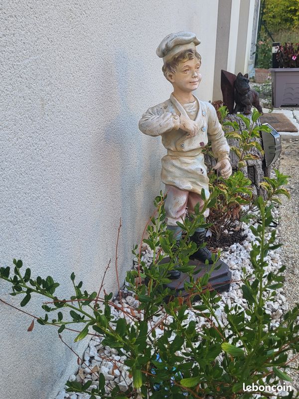 3 Anciennes Statues En Ciment Fabriquées à La Main