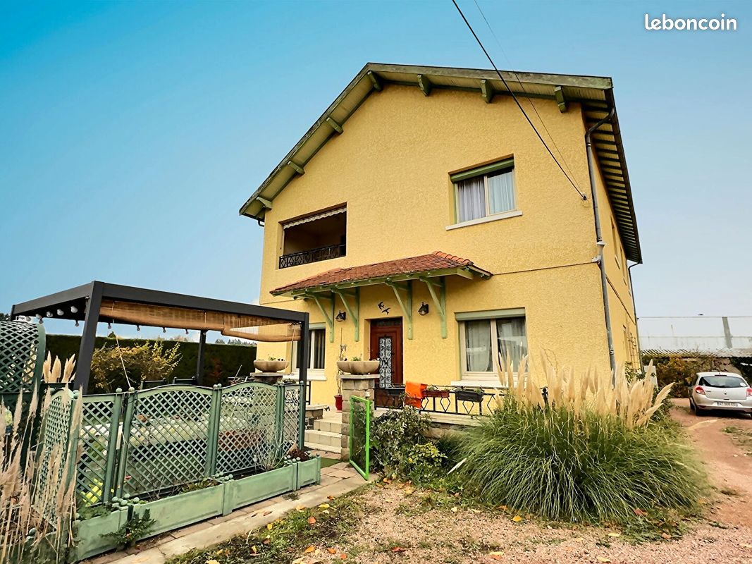 Maison 10 pièces 220 m² · à Issoire · 220 m² · 627 000 €