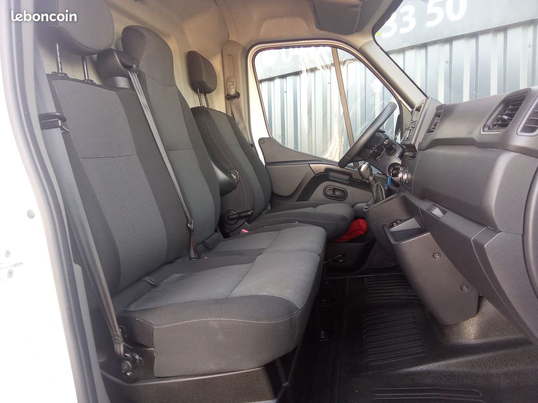 RENAULT Master III L2H2 3300 2.3 DCI 135 Confort (image 4)