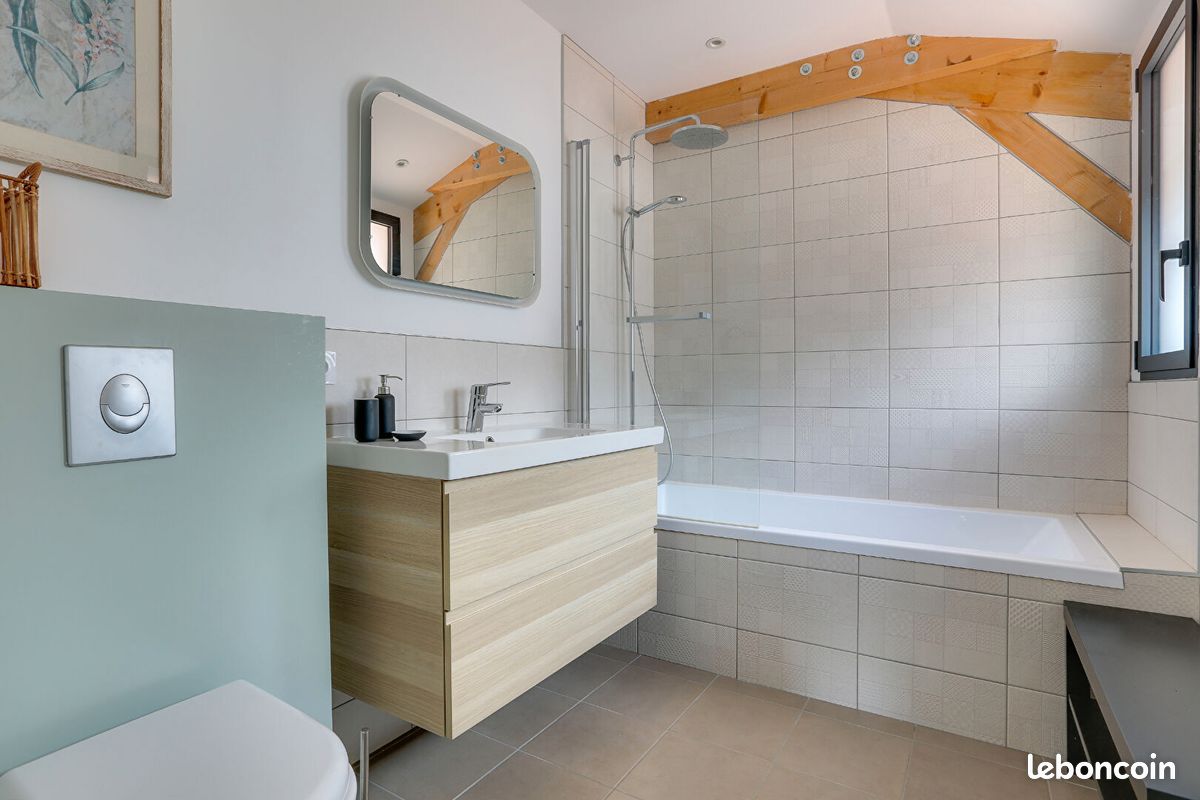 Propriété 8 pièces 198 m² - Bassussarry 64200 (image principale 6)