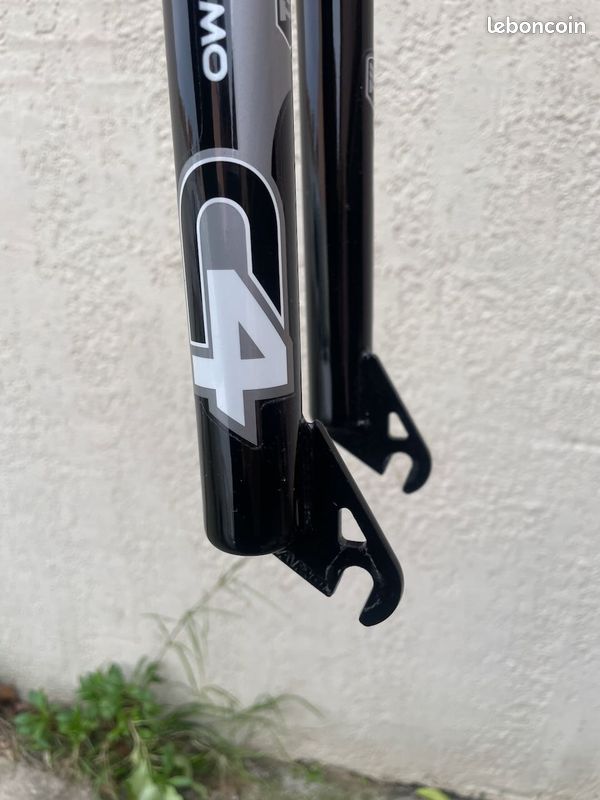 Fourche BMX Sans Filetage 1 Pouce – Style Haro Chrome – 20 Pouces – NOS 2004