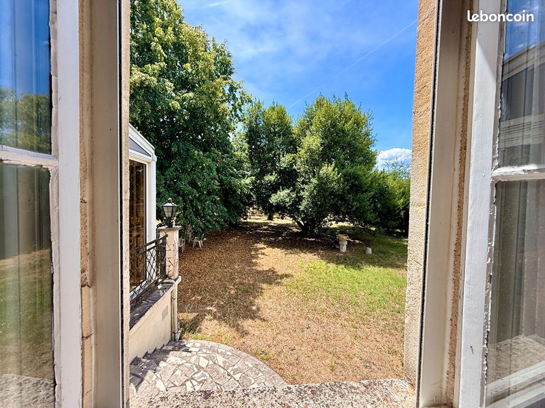 Maison 9 pièces 185 m² · à Saint-Loubès · 185 m² · 280 000 €