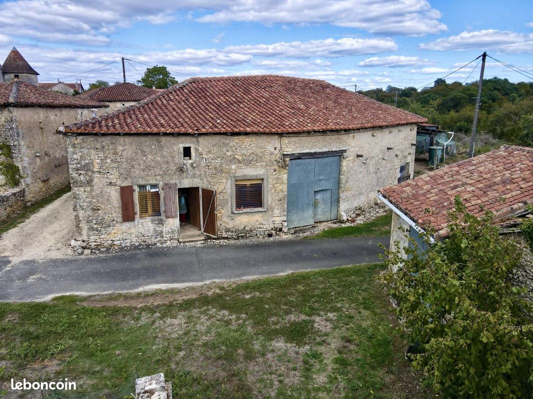 Maison 4 pièces 151 m² · à Parzac · 151 m² · 41 000 €