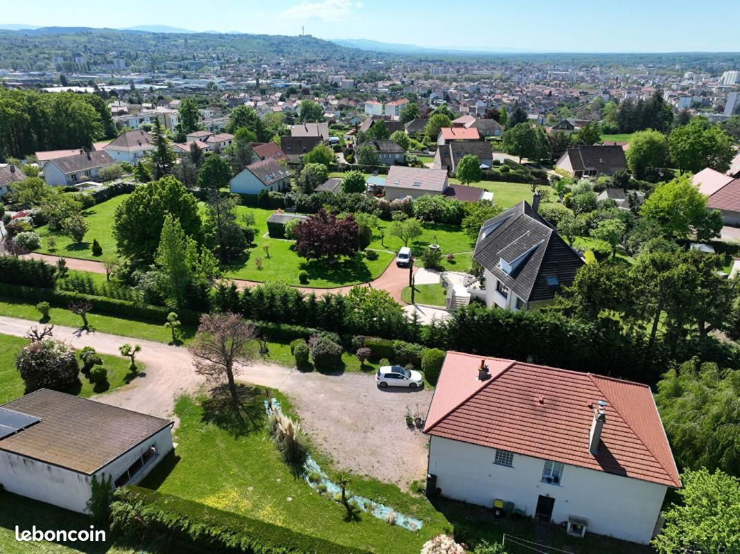 Maison 8 pièces 200 m² · à Creuzier-le-Vieux · 200 m² · 305 000 €