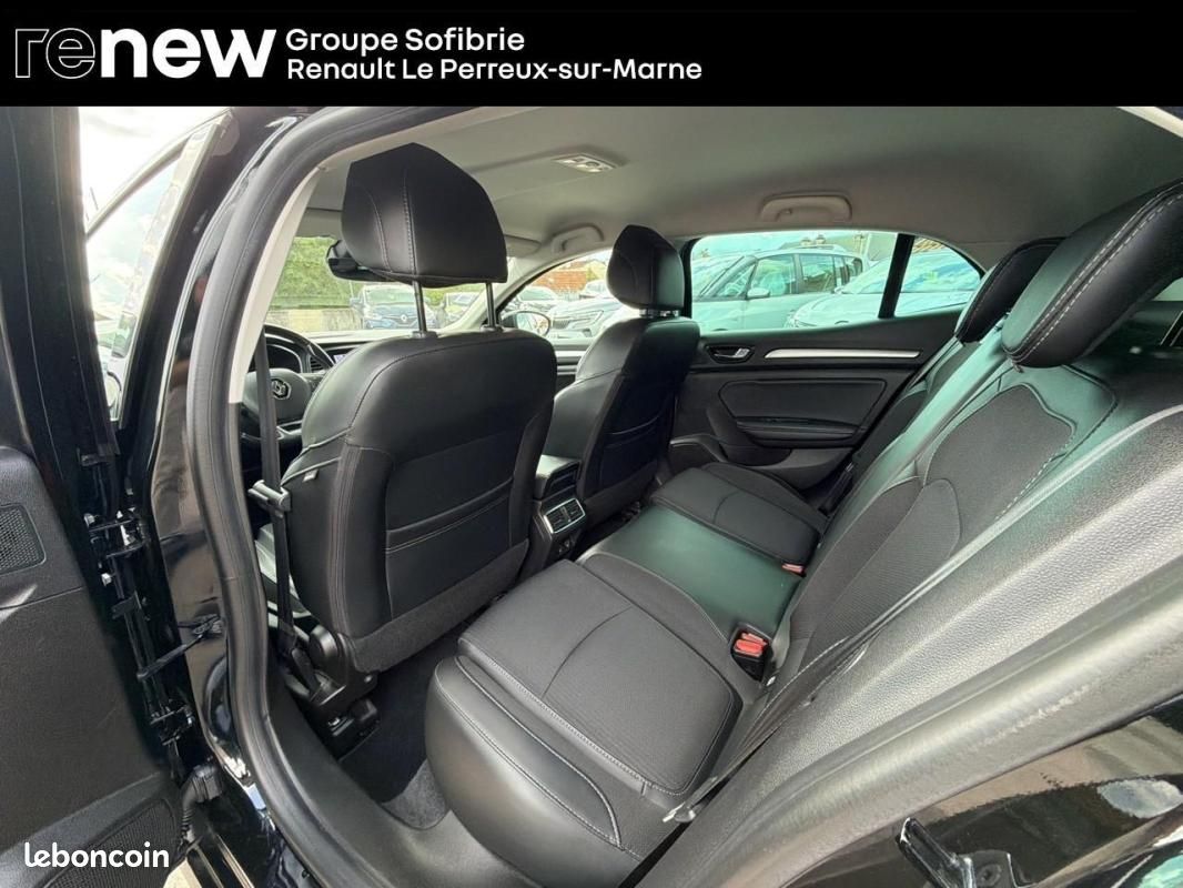 Renault Mégane IV BERLINE Blue dCi 115 - 20 Intens (image 27)