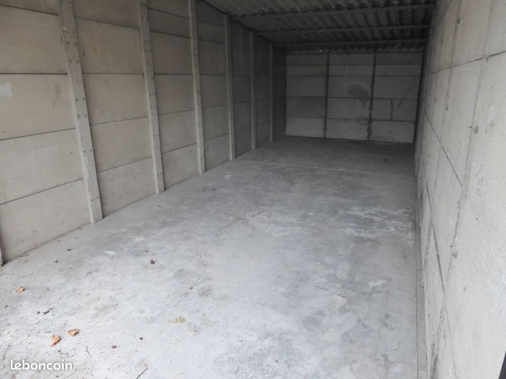 Garage/box Franconville · 295 €/mois