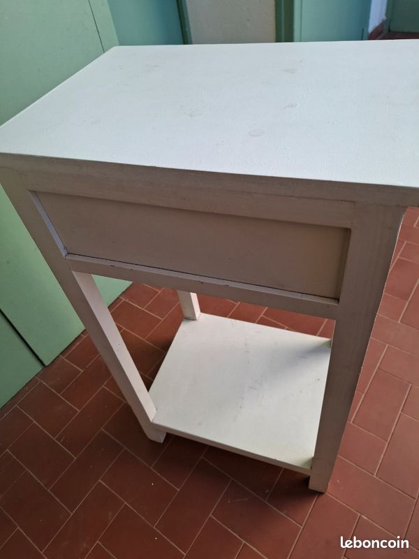 Table de chevet blanche (image 3)