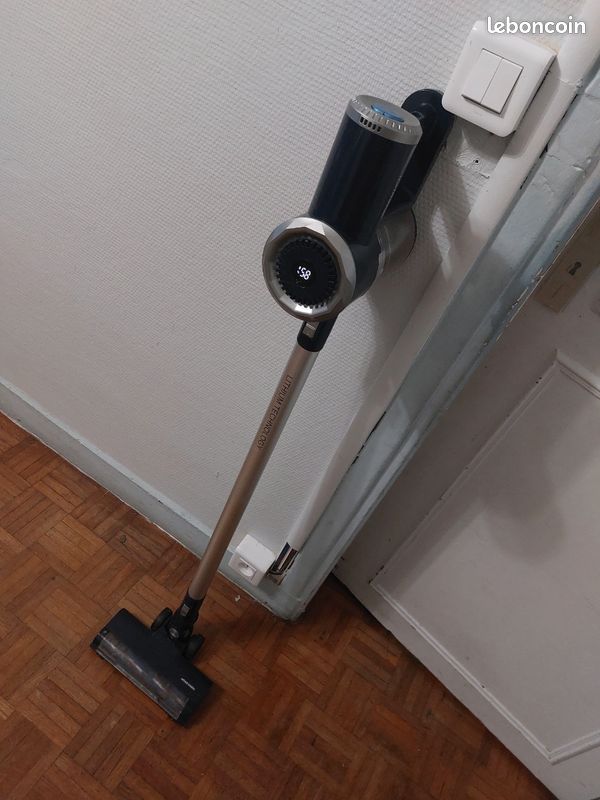 Aspirateur balai sans fil Arthur Martin Électroménager