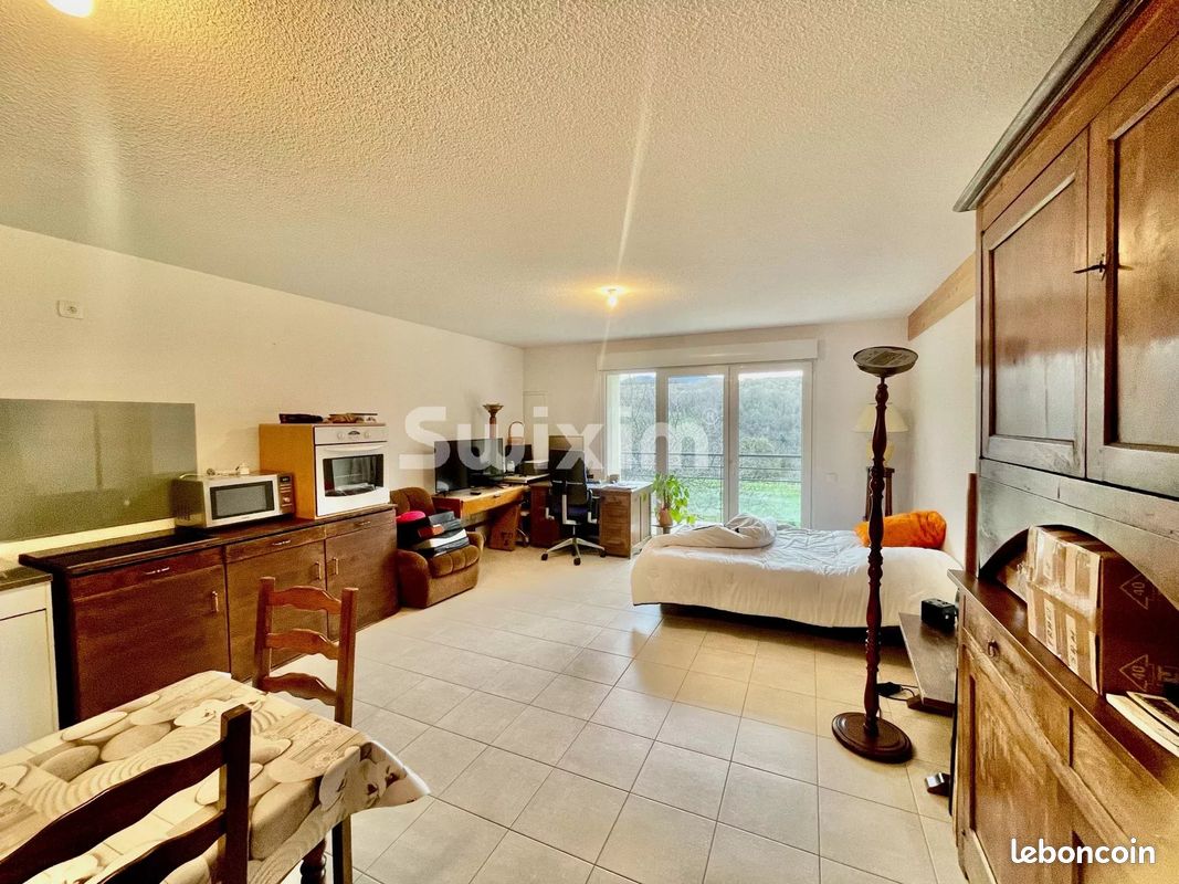 Appartement 3 pièces 82 m² · à Marnoz · 82 m² · 730 €/mois