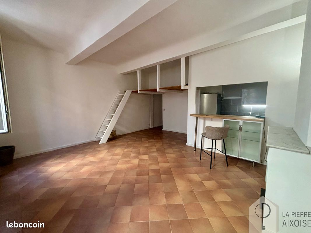 Appartement 2 pièces 51 m² · à Aix-en-Provence · 51 m² · 990 €