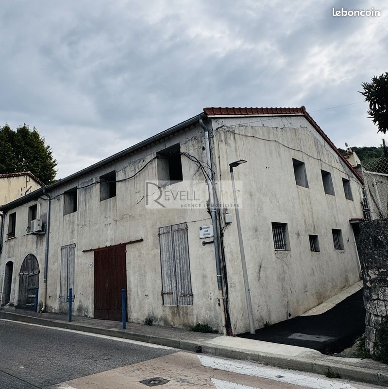 Appartement 4 pièces 100 m² · à Tourrette-Levens · 100 m² · 137 600 €