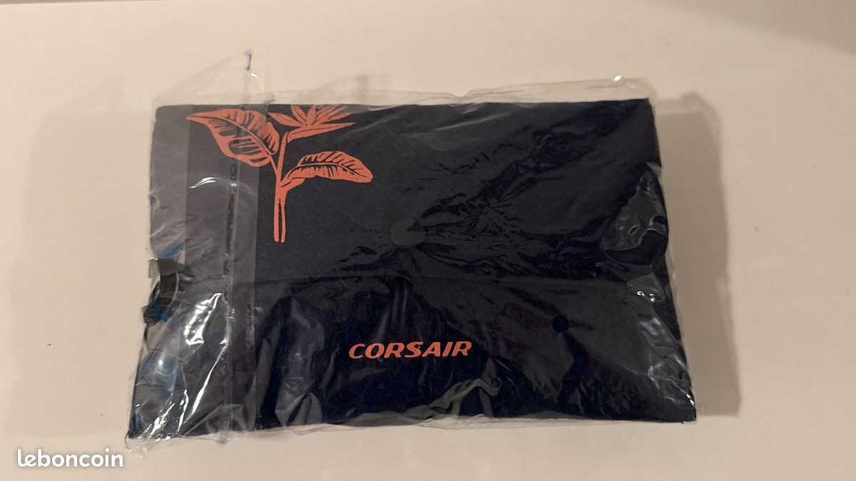 Trousse de voyage Corsair garnie en feutrine - neuve (image 1)