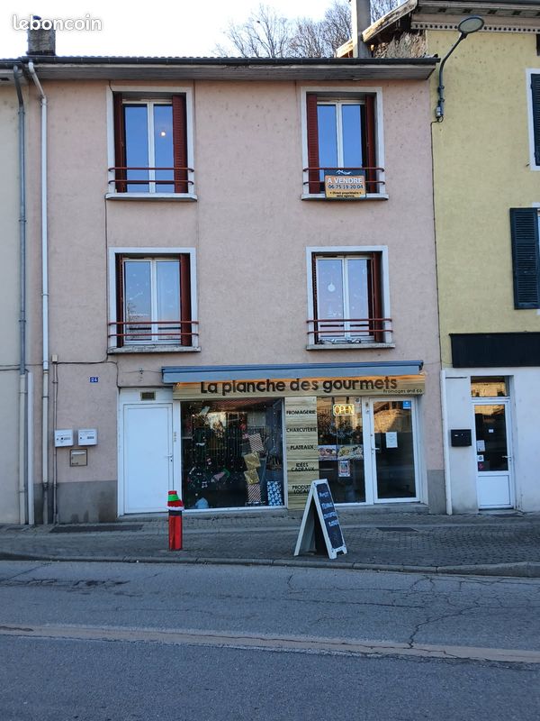 Appartement 4 pièces 80 m² · à Vinay · 80 m² · 700 €