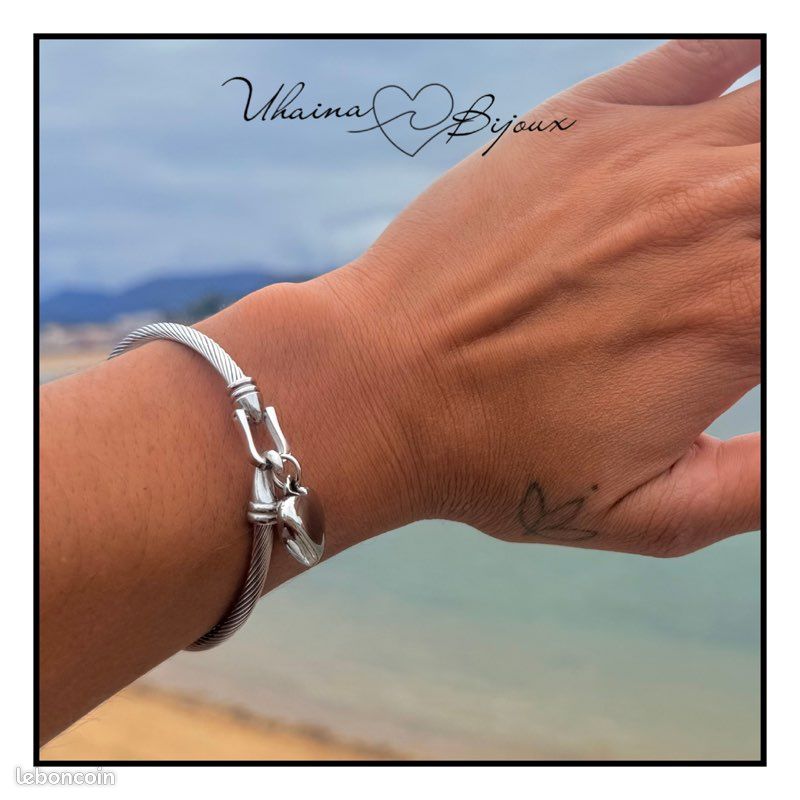 Bracelet Jonc Argenté Pour Femme - Acier Inoxydable Avec Pendentifs - Neuf Sans Boîte