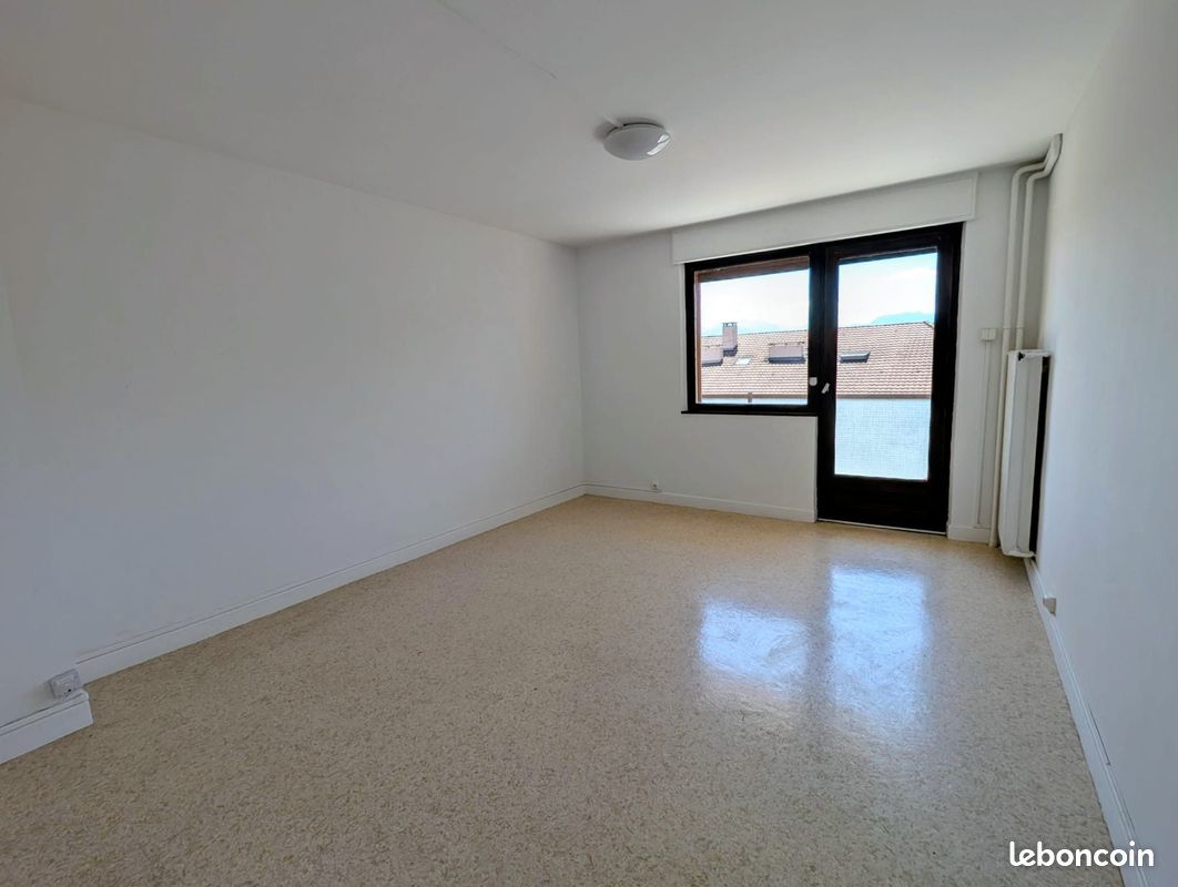 Appartement 2 pièces 48 m² · à Ambilly · 48 m² · 180 000 €