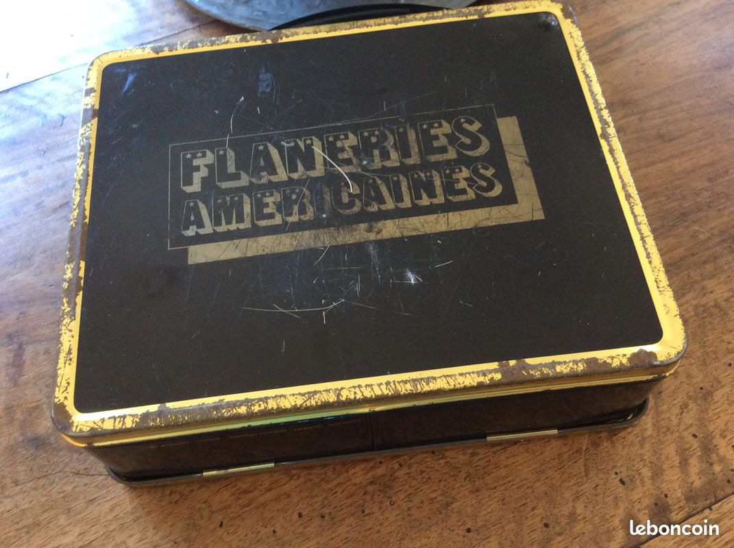 Ancienne petite valisette métallique sérigraphiée