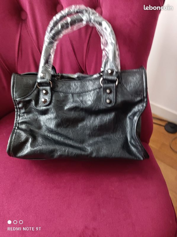 Sac a mains neuf (image 2)