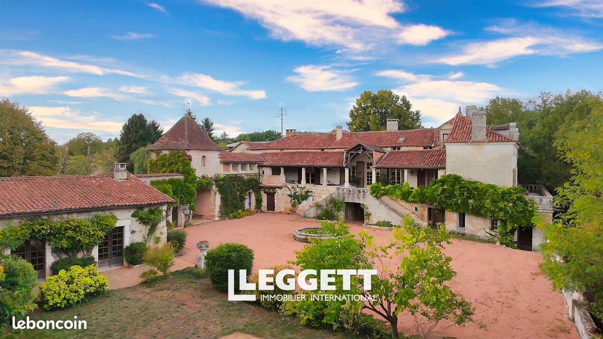 Maison 33 pièces 700 m² · à Brantôme en Périgord · 700 m² · 1 150 000 €