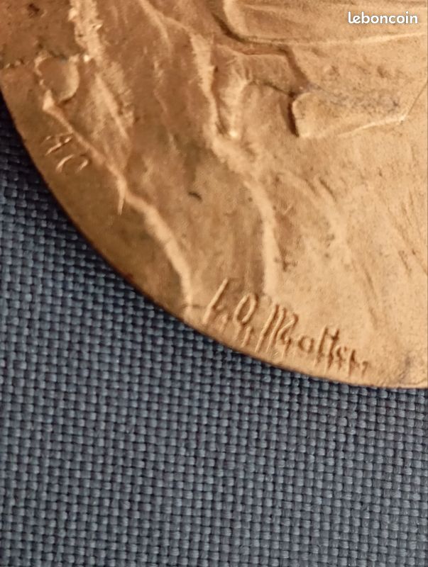 BRIOUDE / HAUTE LOIRE - rare médaille avec bélière et a... - VENTE