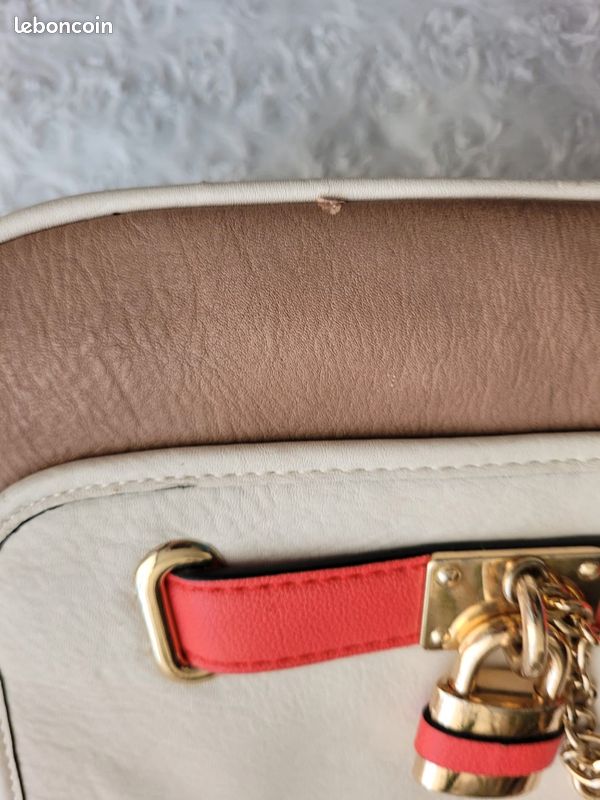 Petit sac Aldo couleur crème marron et corail aux anses dorées (image 3)