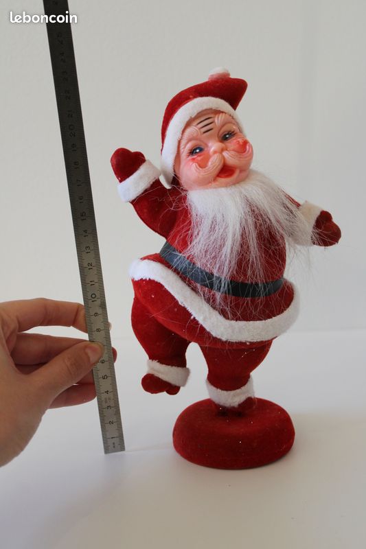 Figurines de Père Noël vintage : collection unique