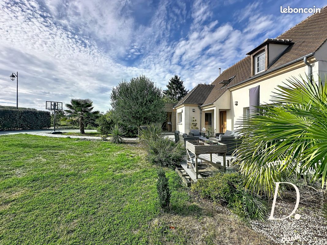 Maison 6 pièces 210 m² · à Vexin-sur-Epte · 210 m² · 460 700 €
