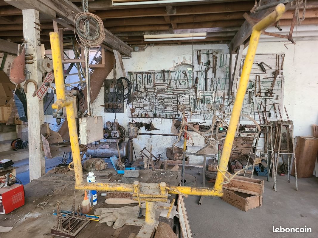 Support atelier cadre de mobylette Peugeot Motobecane (image 3)