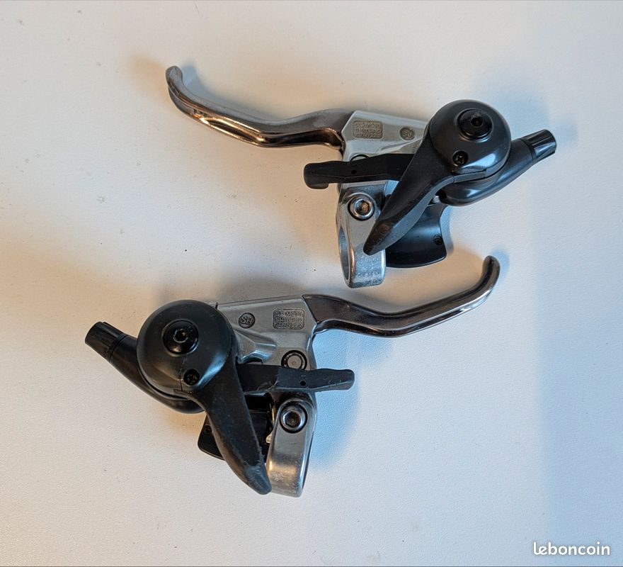 Levier de frein droit v-brake Shimano STX-RC neuf - Équipements vélos