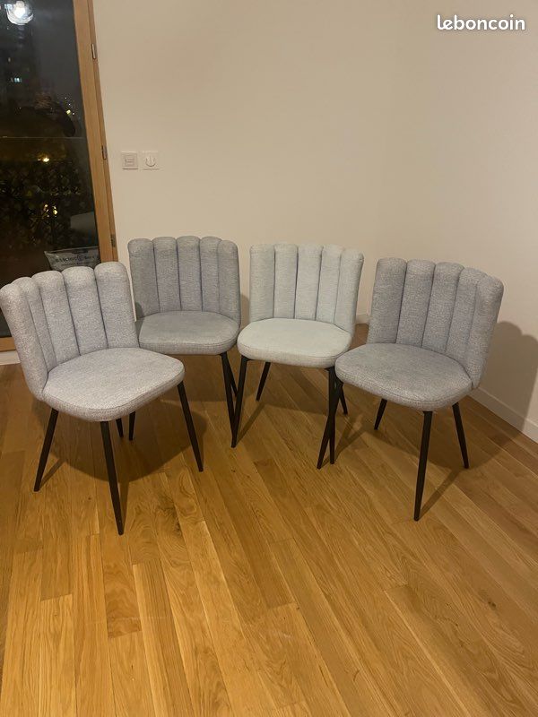 Lot Chaises en tissu gris et pieds en métal noir (image 1)