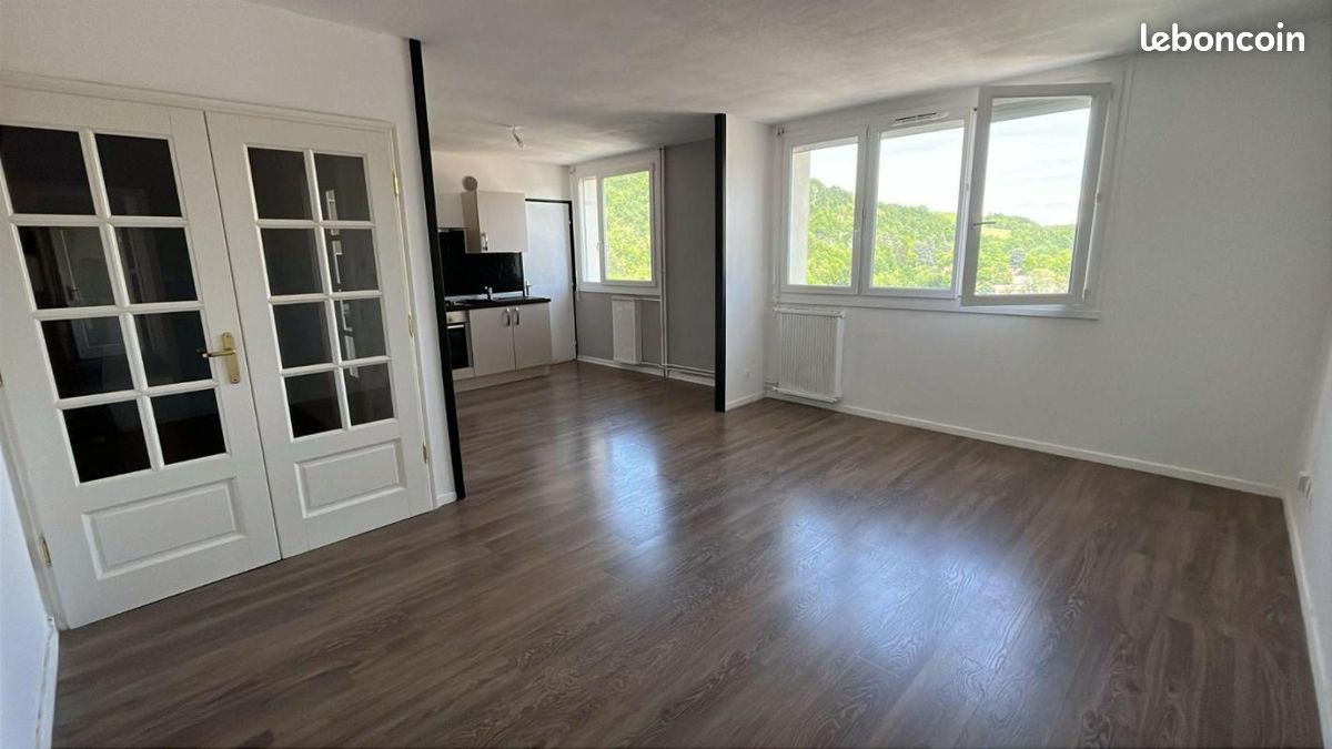 Appartement 3 pièces 70 m² · à Le Chambon-Feugerolles · 70 m² · 655 €