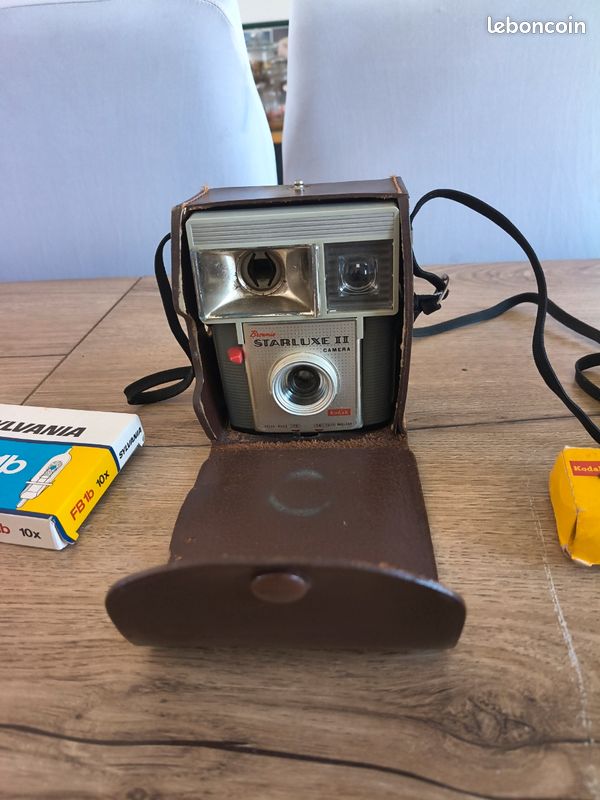 Amusant appareil photo kodak vintage "Brownie", à réviser
