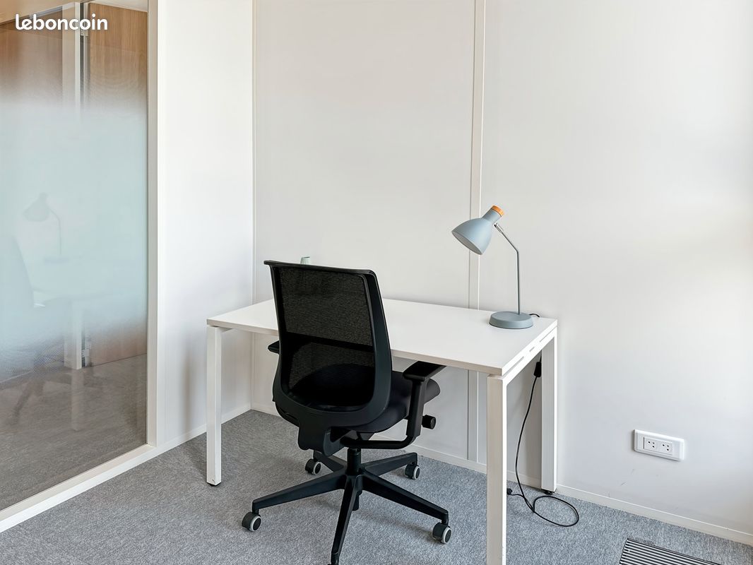 Utilisation à la demande de bureaux privés chez Regus Grenoble, Le Spring Grenoble (image 3)