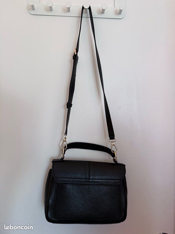 Sac à Bandoulière Furla En Cuir Noir Vintage - Italie - Taille Moyenne - État Très Bon