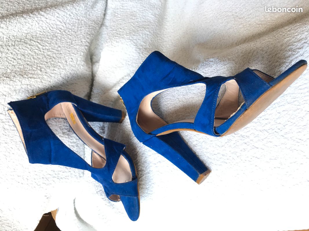 Escarpins nu-pied dain joli bleu roi Chaussures