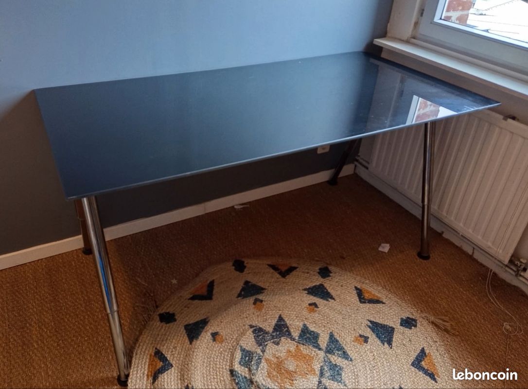 Bureau en verre (image 1)