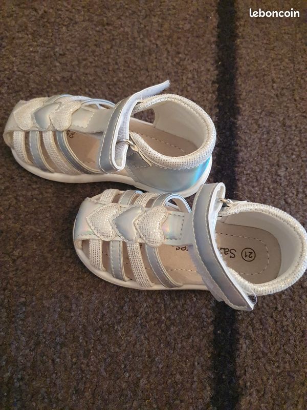 Sandales petite fille taille 21 (image 2)
