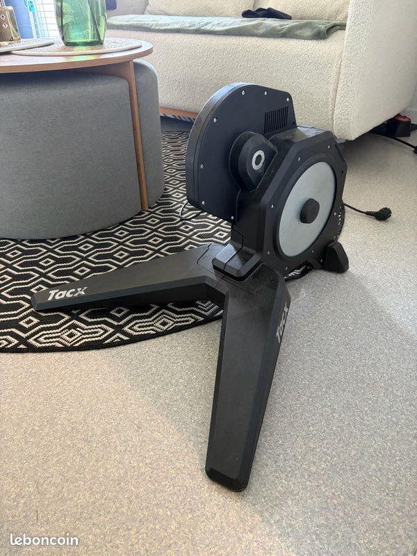 Home Trainer Tacx - Noir - Modèle T2875.61 - Très Bon état