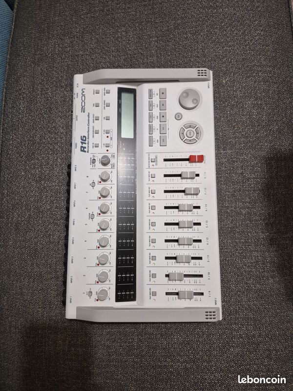 Recorder interface contrôler R16 (image 2)