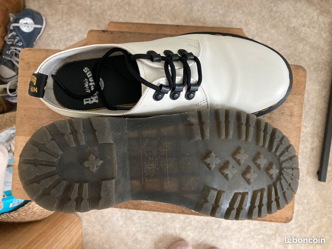 Doc Martens Basse Blanche Chaussures