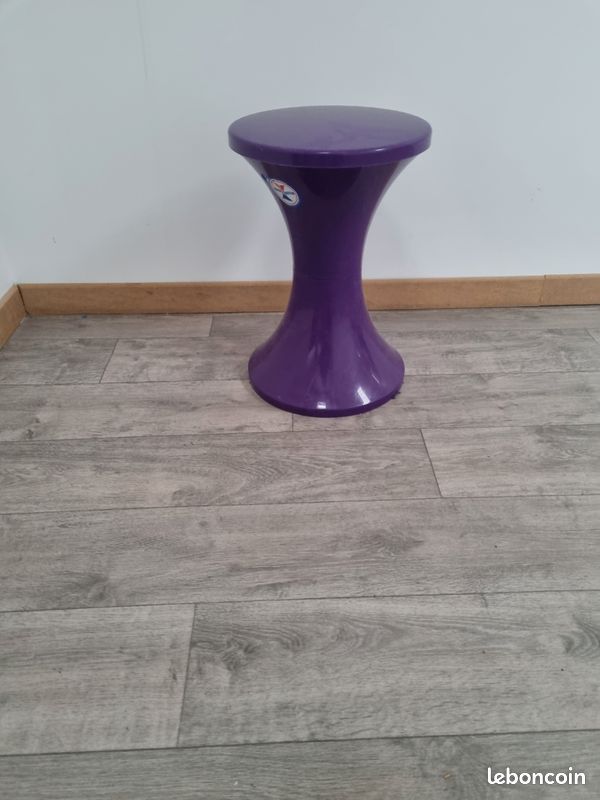 Tabouret design (image 1)