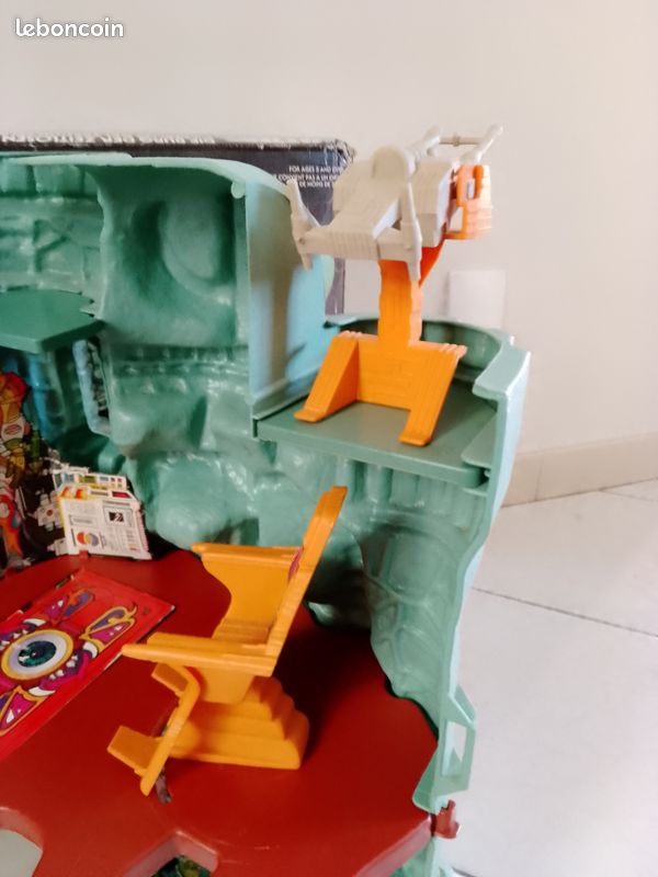 Lot Armes Et équipements MOTU – Château Des Ombres Musclor – Mattel 1980 – Vrac