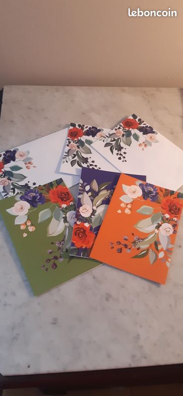 3 cartes joliment stylisées et leurs enveloppes assorties (image 1)